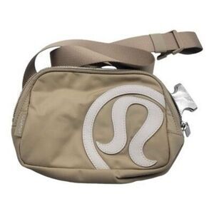Lululemon Everywhere Belt Bag Convertible Fanny Pack Tan Travel Crossbody